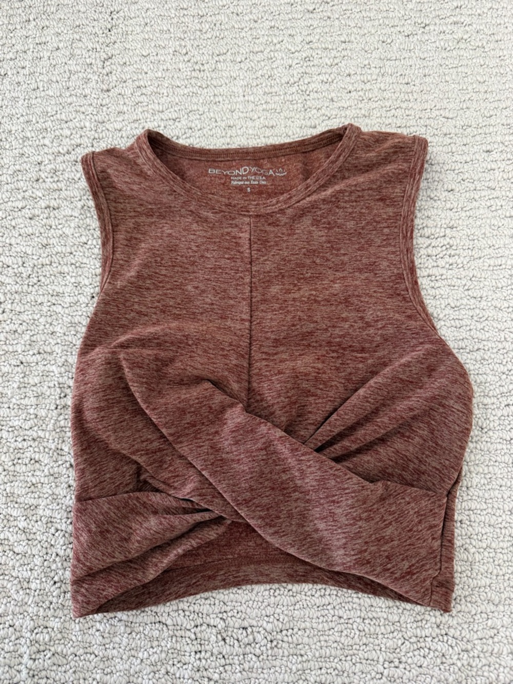 Beyond Yoga Twist-Front Cropped Tank - Heathered Burgundy